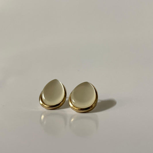Vintage-Pearl Stud